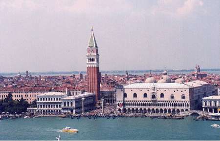 doge palace.jpg - St. Mark's plaza with doge's palace